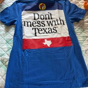 New Set of 2 Buc-Cees Texas Tee and Rescue Kitty Tee